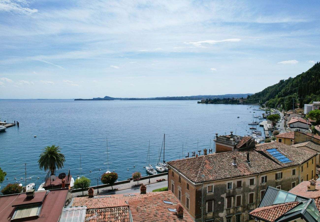 Apartment in Toscolano-Maderno - A tre passi dal lago 3 in the old town of Maderno