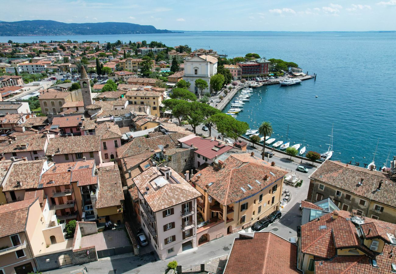 Apartment in Toscolano-Maderno - A tre passi dal lago 3 in the old town of Maderno