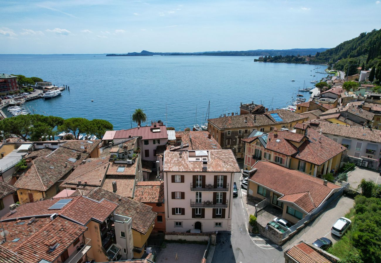 Apartment in Toscolano-Maderno - A tre passi dal lago 3 in the old town of Maderno