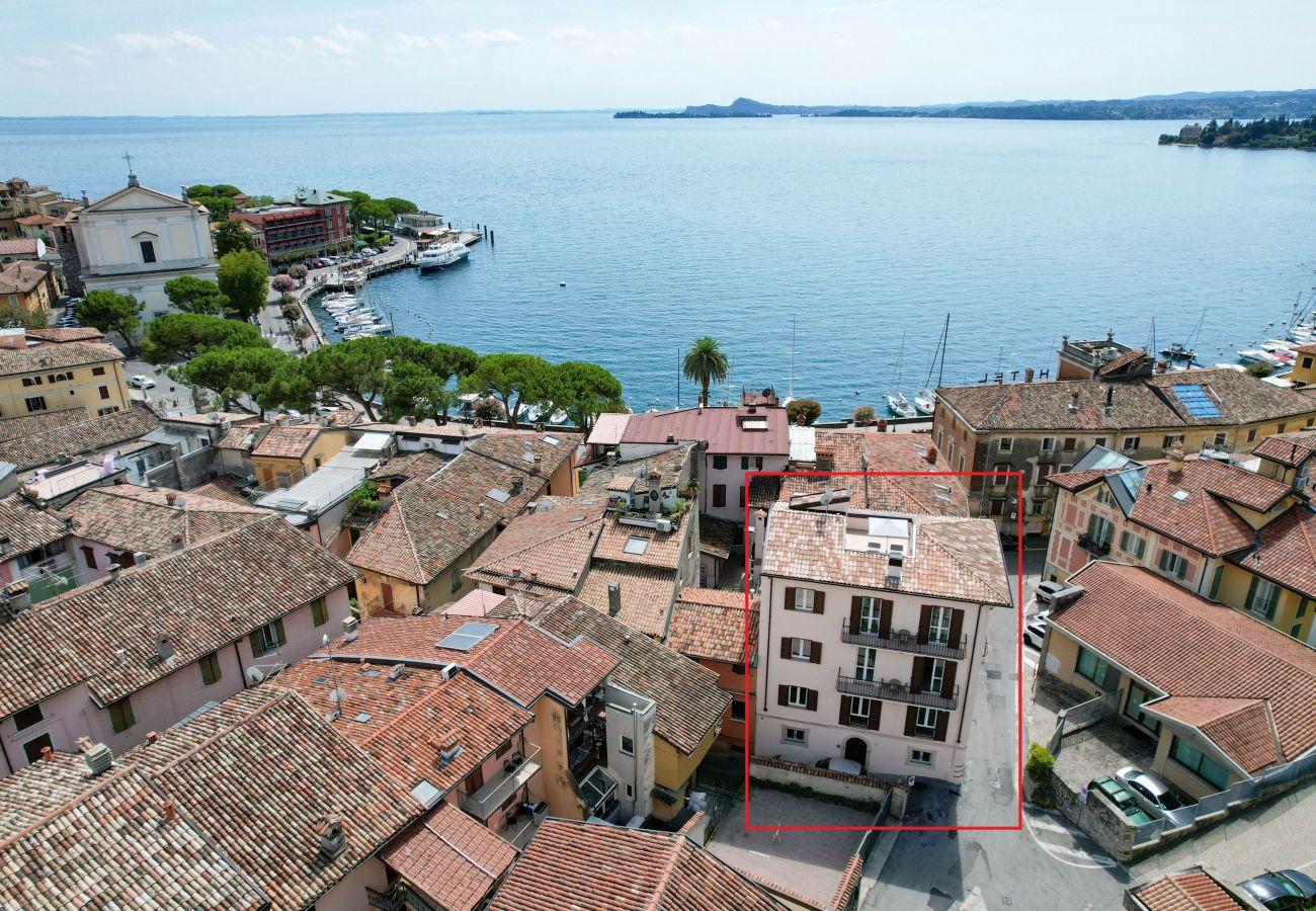 Apartment in Toscolano-Maderno - A tre passi dal lago 3 in the old town of Maderno