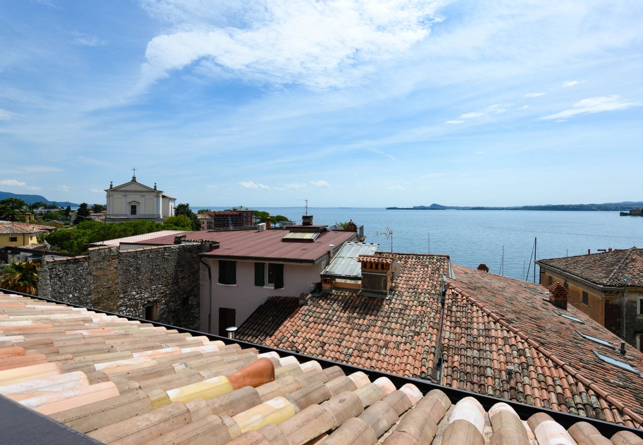 Apartment in Toscolano-Maderno - tre passi dal lago 2 in the old town of Maderno