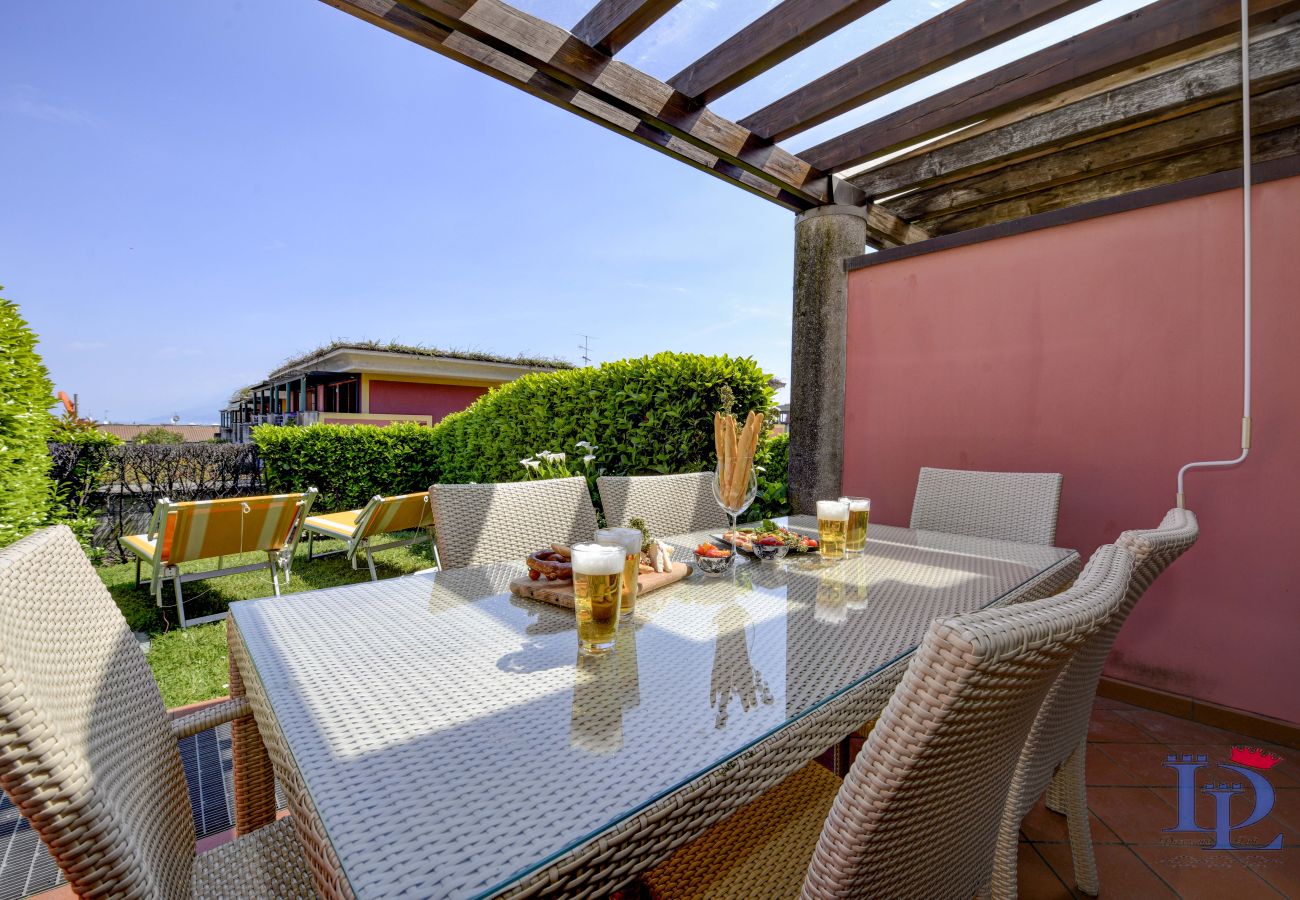 Apartment in Desenzano del Garda - DesenzanoLoft : Co2  apartment in Residence 5 pools  017067-CNI-00918